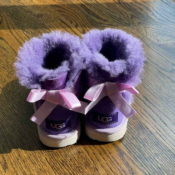 Mini Bailey kids Ugg boots - Picture 2 of 5